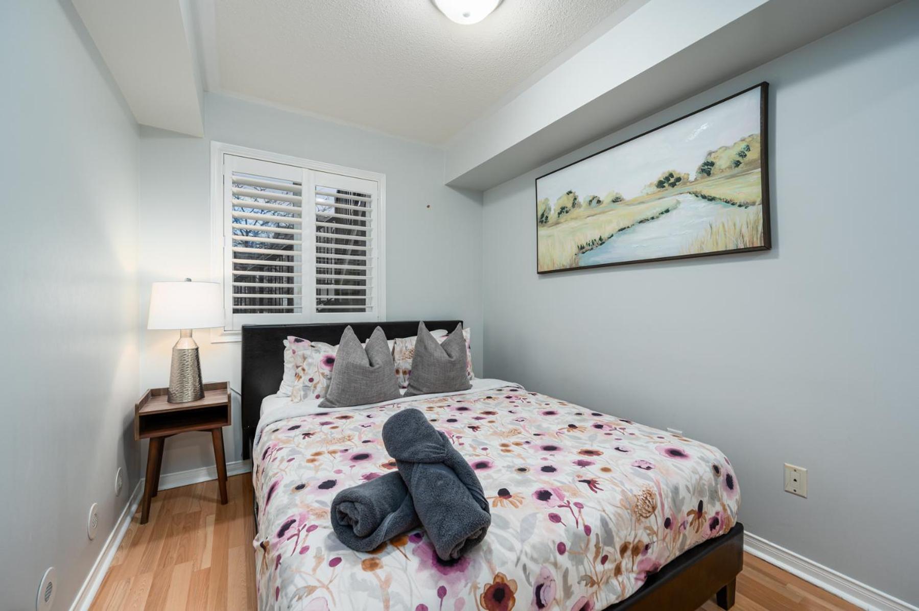 4975 Southampton Drive Hotel Mississauga Bagian luar foto
