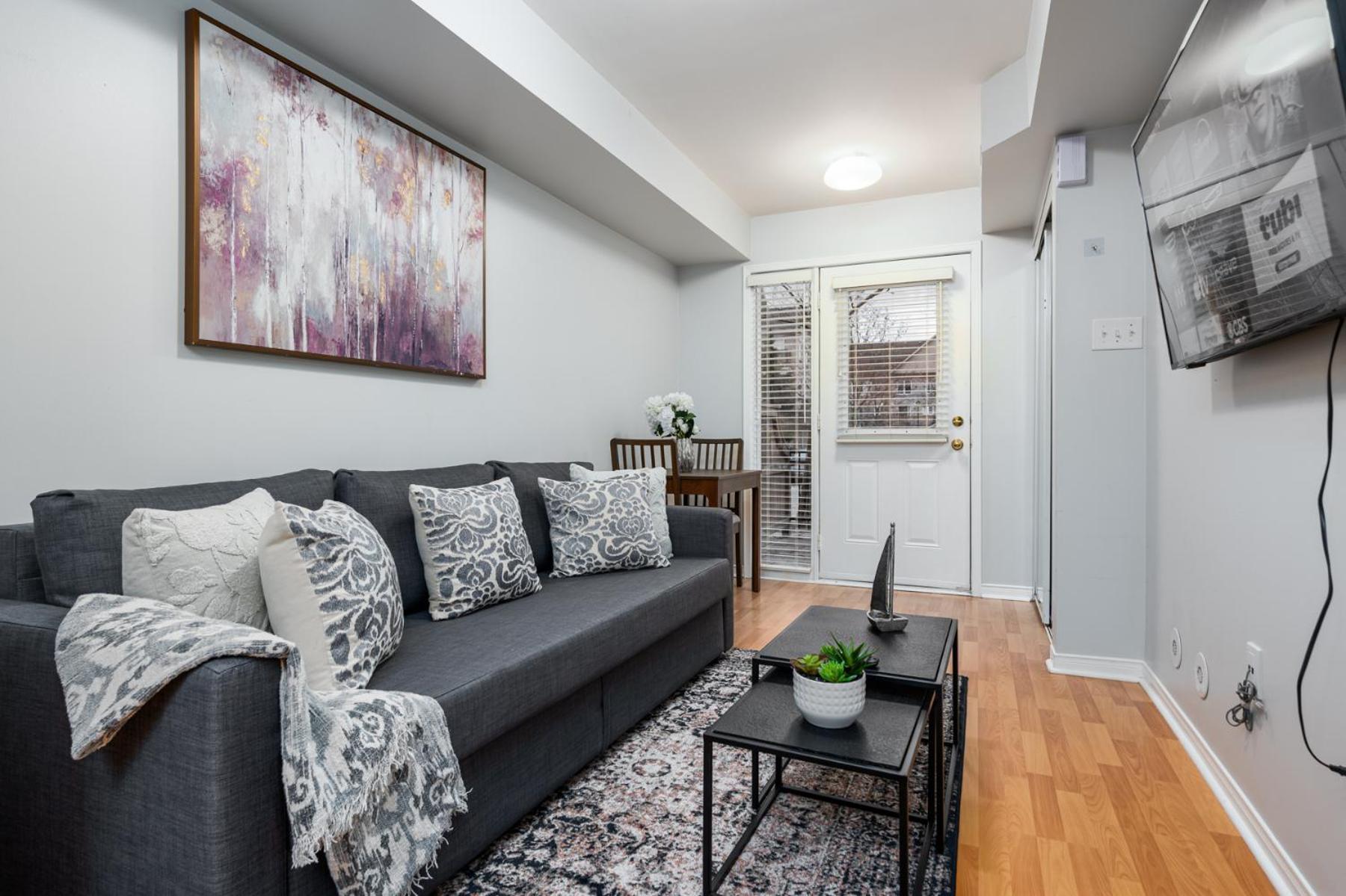 4975 Southampton Drive Hotel Mississauga Bagian luar foto