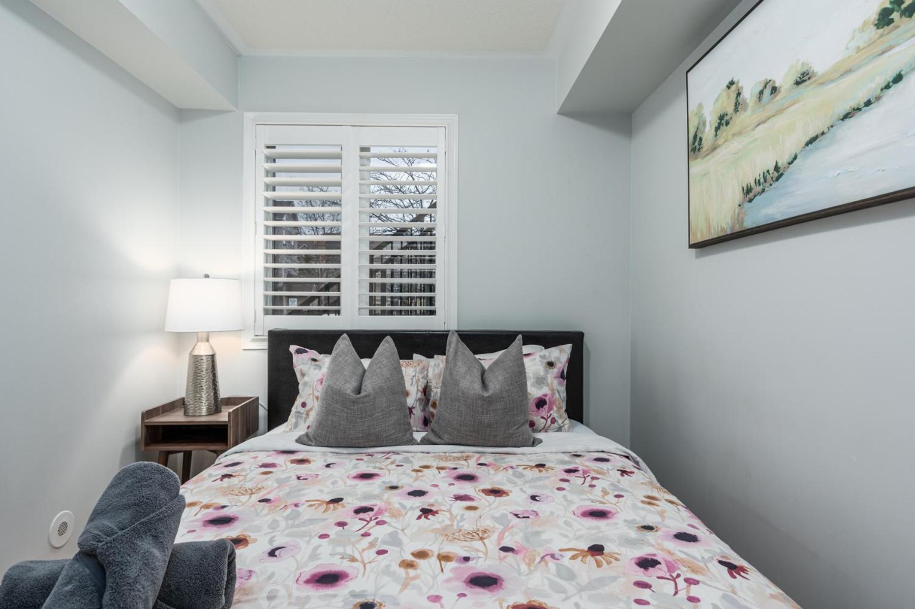 4975 Southampton Drive Hotel Mississauga Bagian luar foto