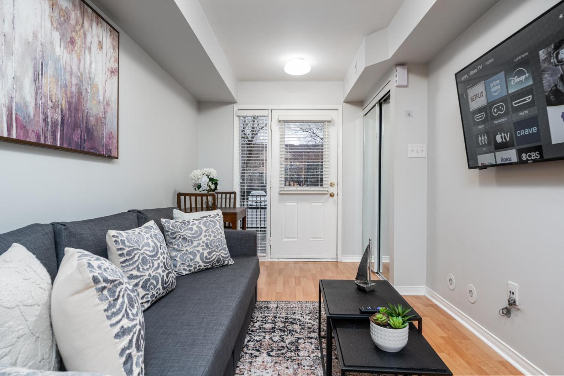 4975 Southampton Drive Hotel Mississauga Bagian luar foto